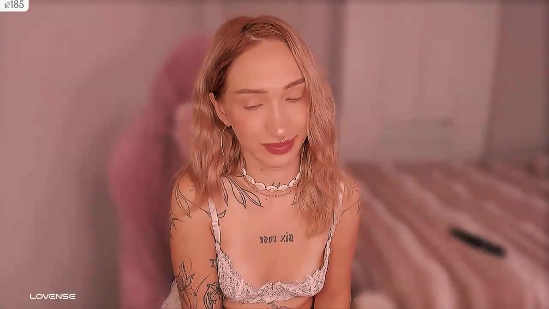 Gallery image thumbnail from Roselyn_'s myfreecams stream on, 09/08/2026, 06:32 image 6 of 20