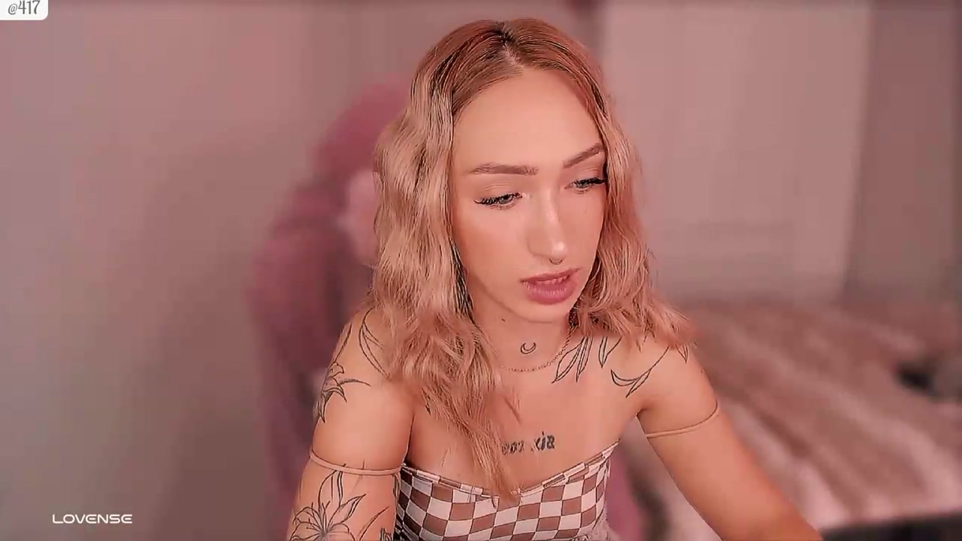 Gallery image thumbnail from Roselyn_'s myfreecams stream on, 09/14/2026, 04:39 image 19 of 20