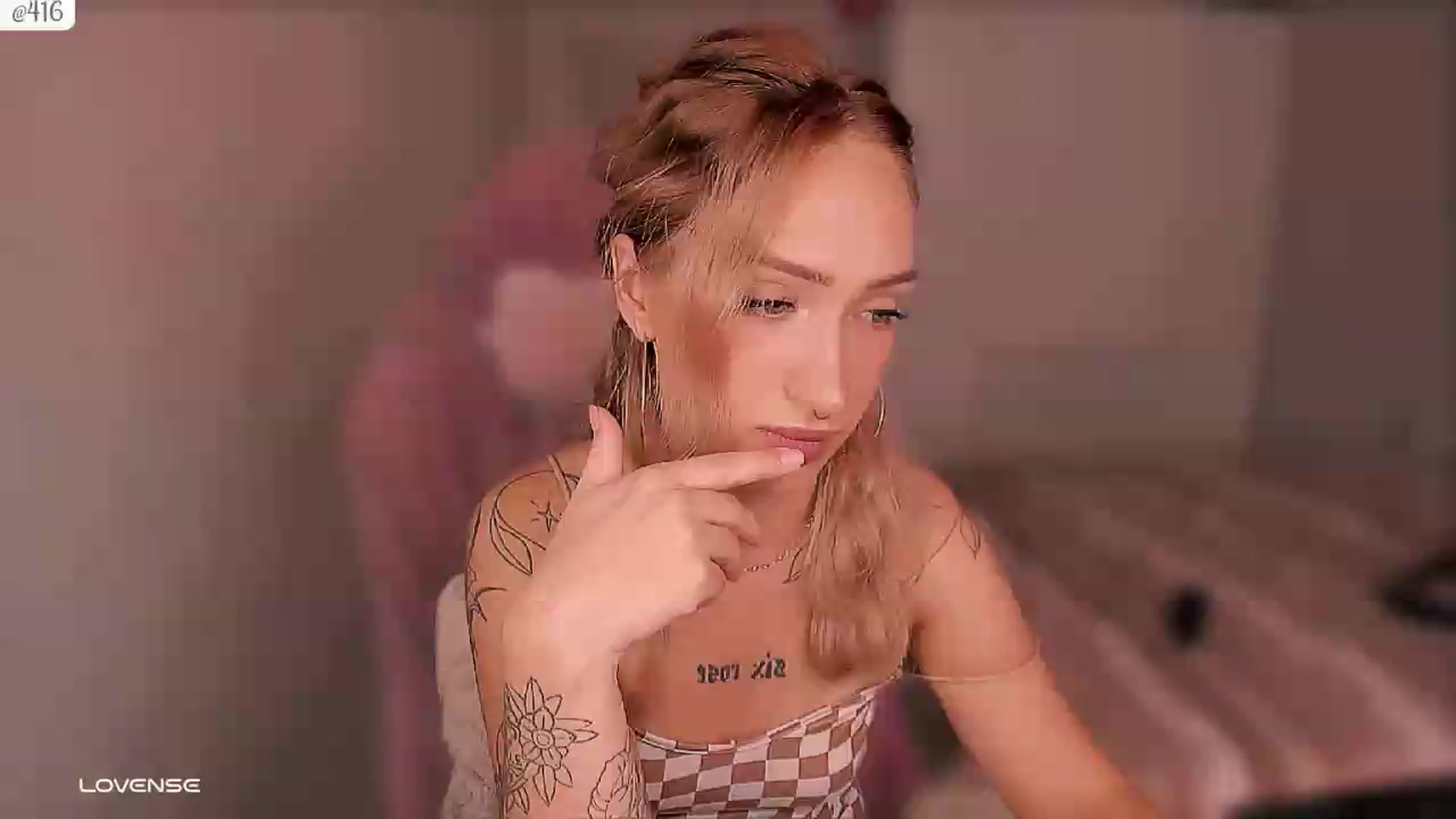 Gallery image thumbnail from Roselyn_'s myfreecams stream on, 09/14/2026, 04:39 image 1 of 20
