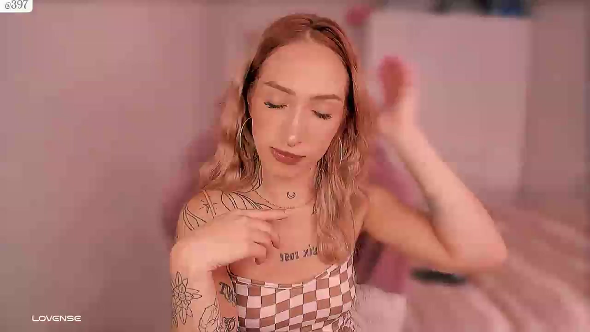Gallery image thumbnail from Roselyn_'s myfreecams stream on, 09/14/2026, 05:53 image 17 of 20