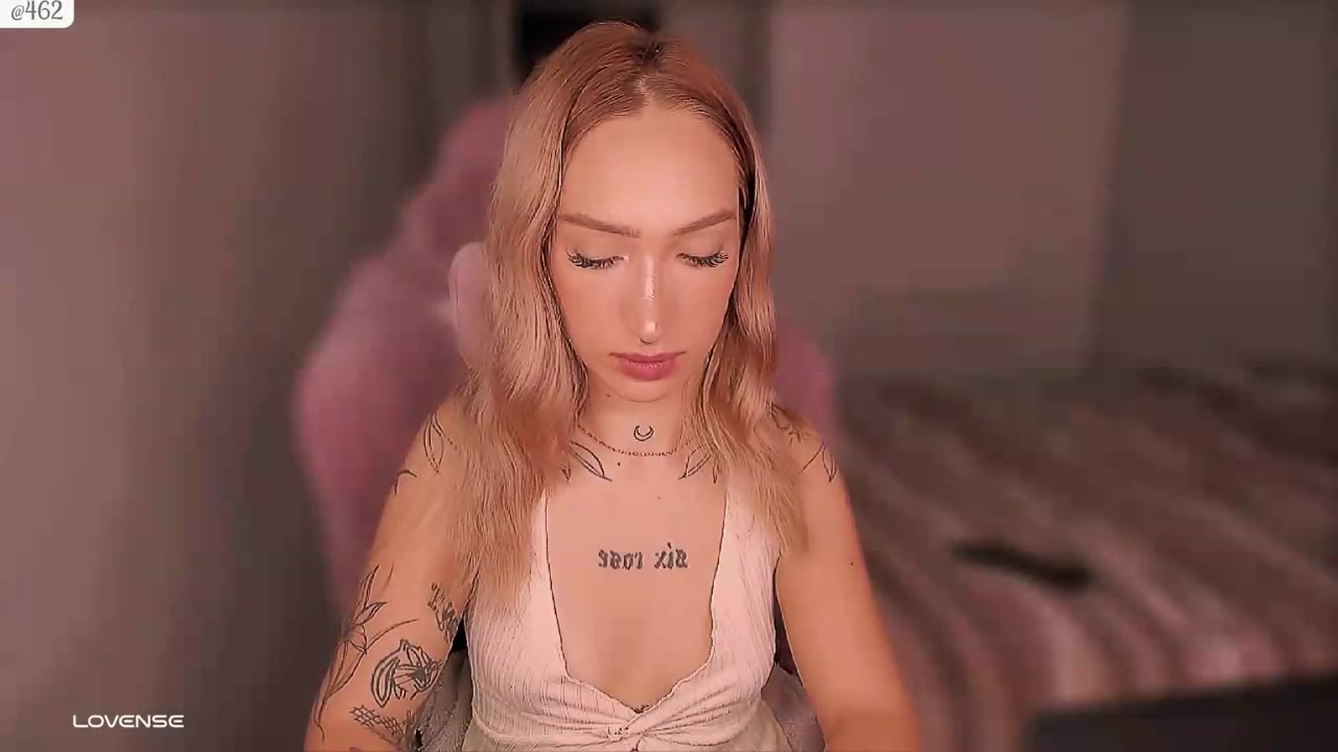 Gallery image thumbnail from Roselyn_'s myfreecams stream on, 09/17/2026, 03:12 image 3 of 20