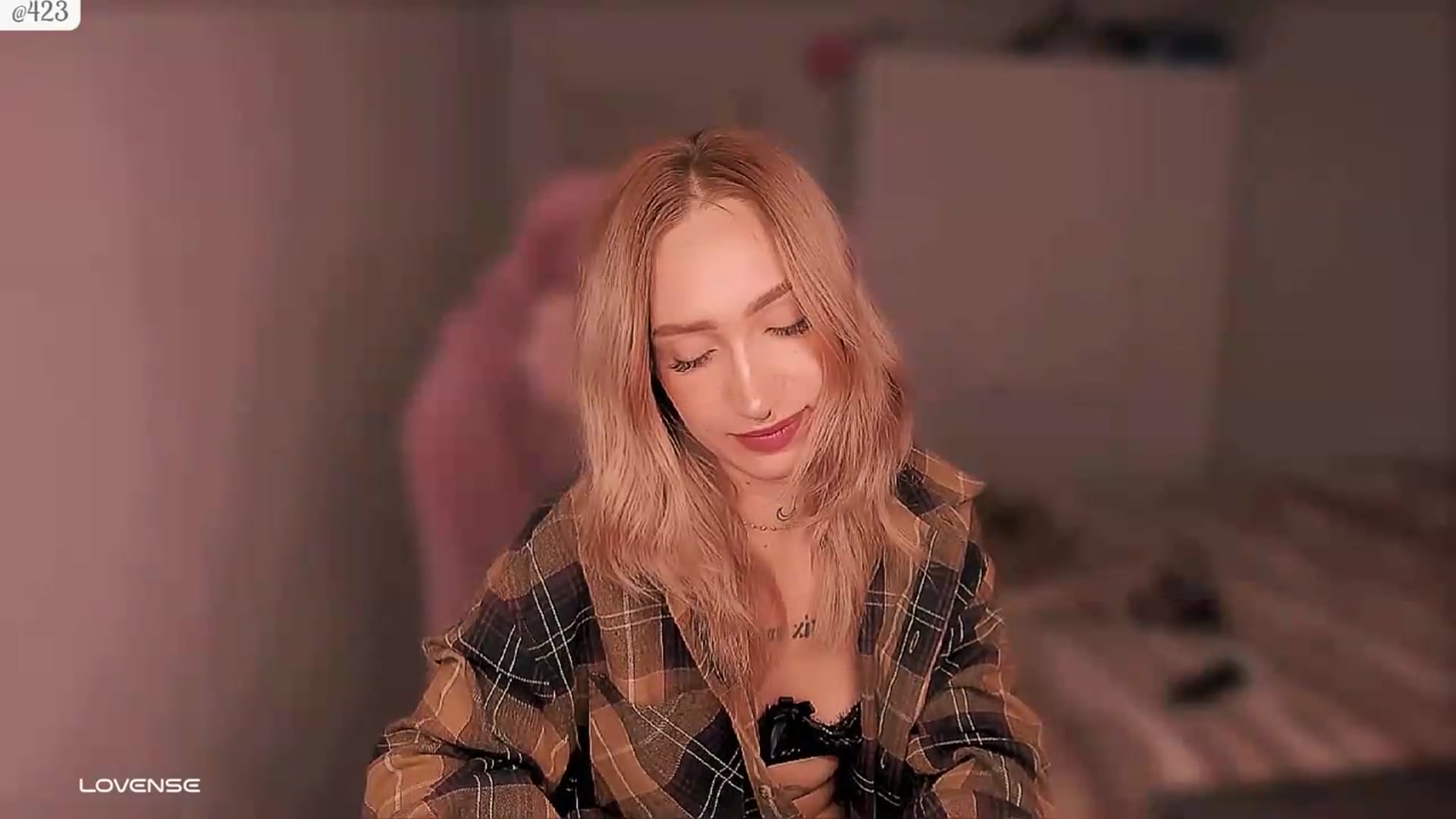 Gallery image thumbnail from Roselyn_'s myfreecams stream on, 09/18/2026, 03:17 image 11 of 20