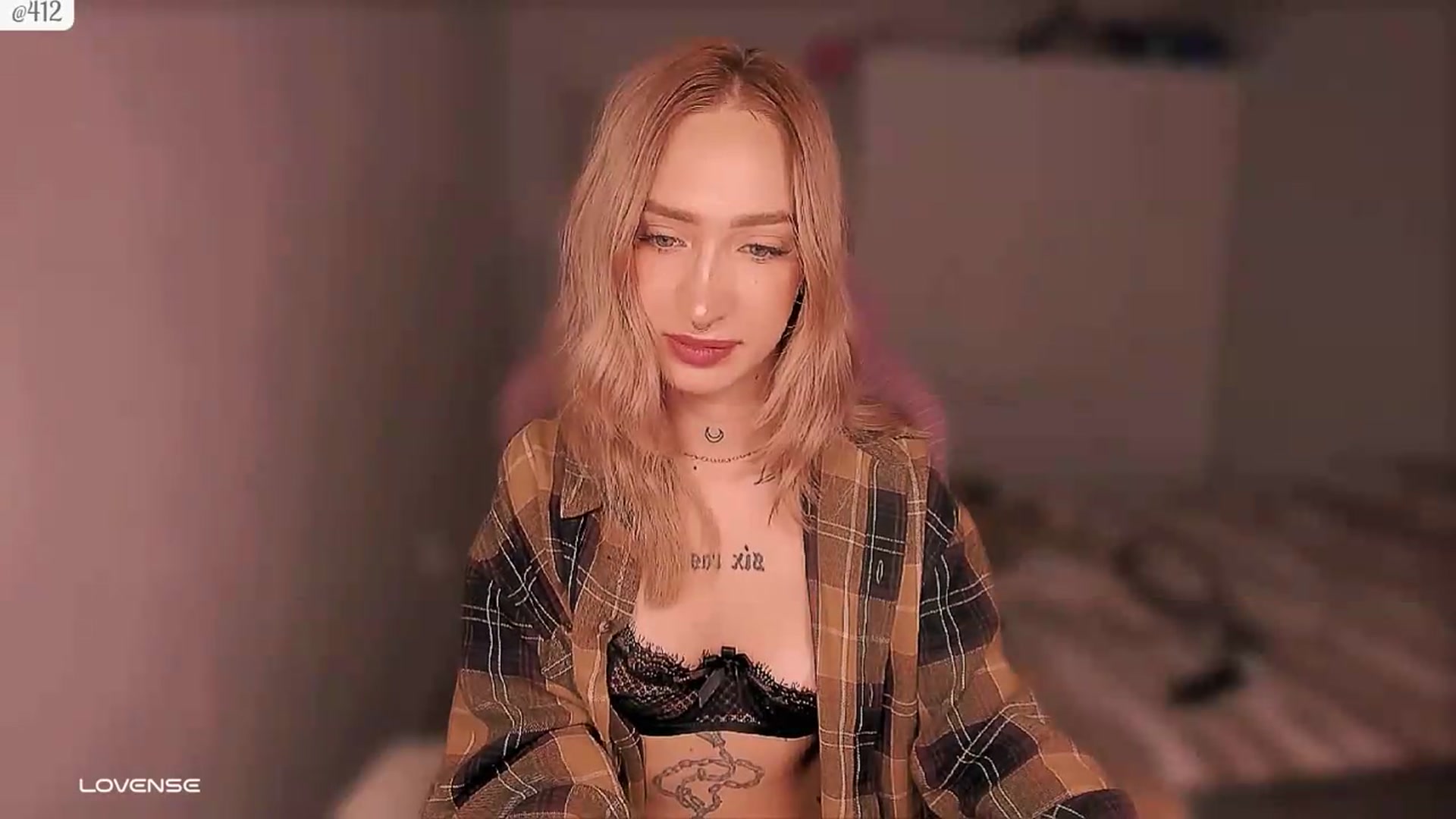 Gallery image thumbnail from Roselyn_'s myfreecams stream on, 09/18/2026, 03:17 image 13 of 20