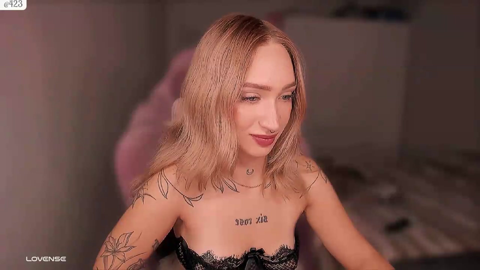 Gallery image thumbnail from Roselyn_'s myfreecams stream on, 09/18/2026, 03:17 image 5 of 20