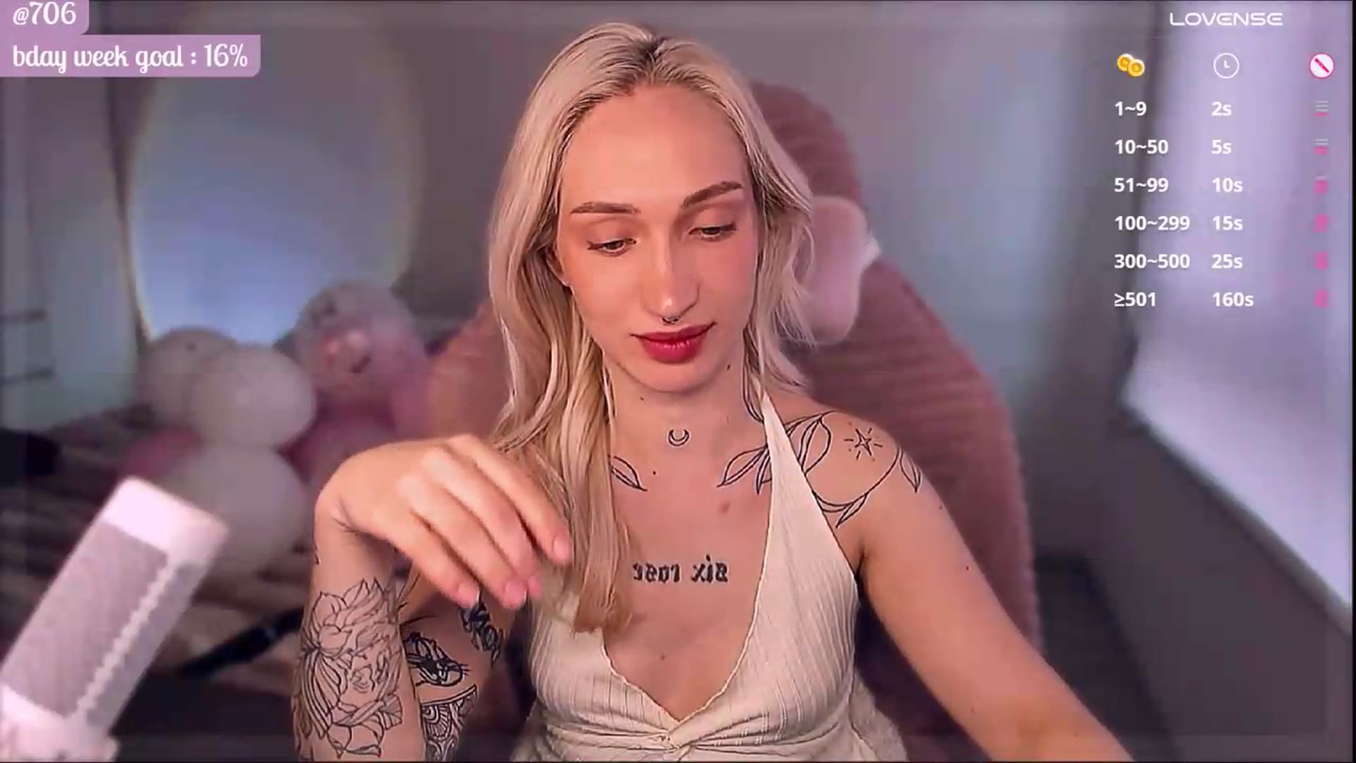 Gallery image thumbnail from Roselyn_birthdaaay's myfreecams stream on, 05/05/2026, 08:18 image 14 of 20