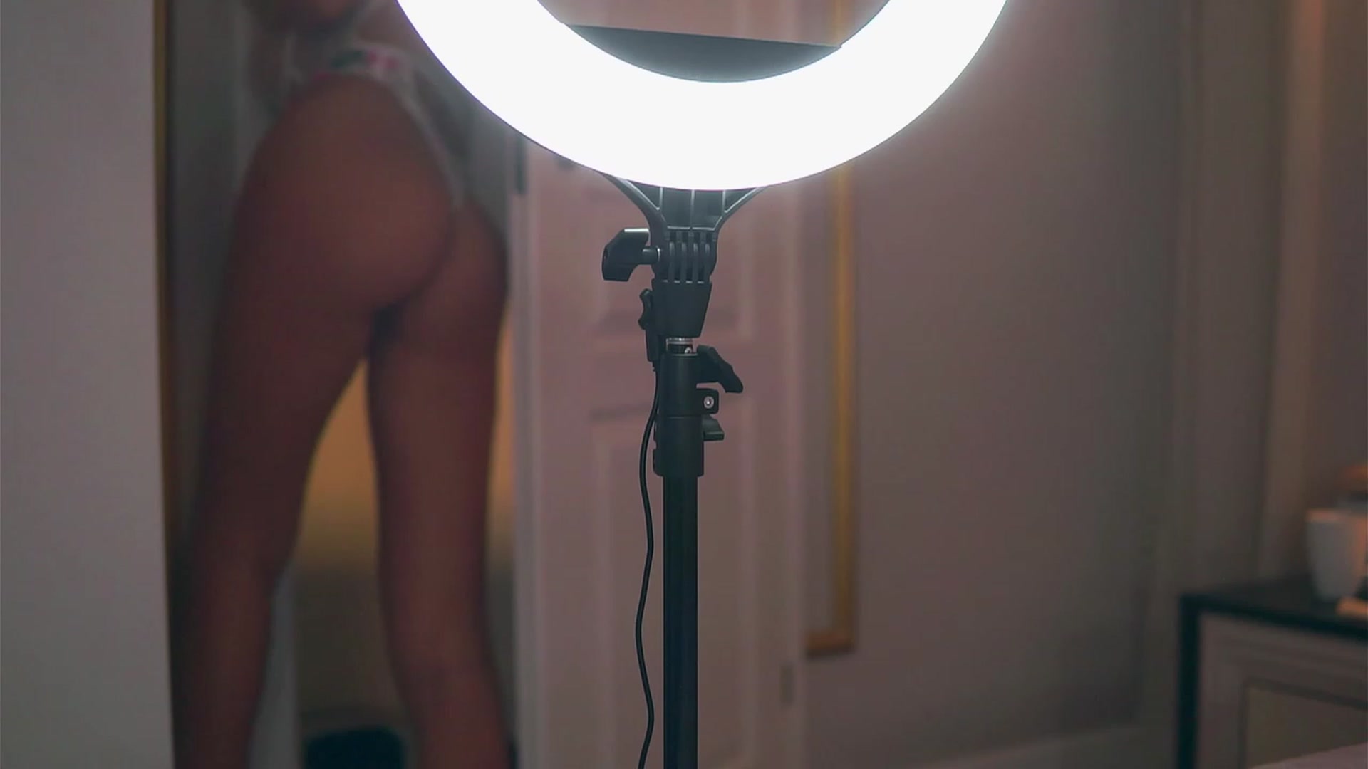 Gallery image thumbnail from RosemaryEvans's myfreecams stream on, 12/19/2022, 16:41 image 20 of 20