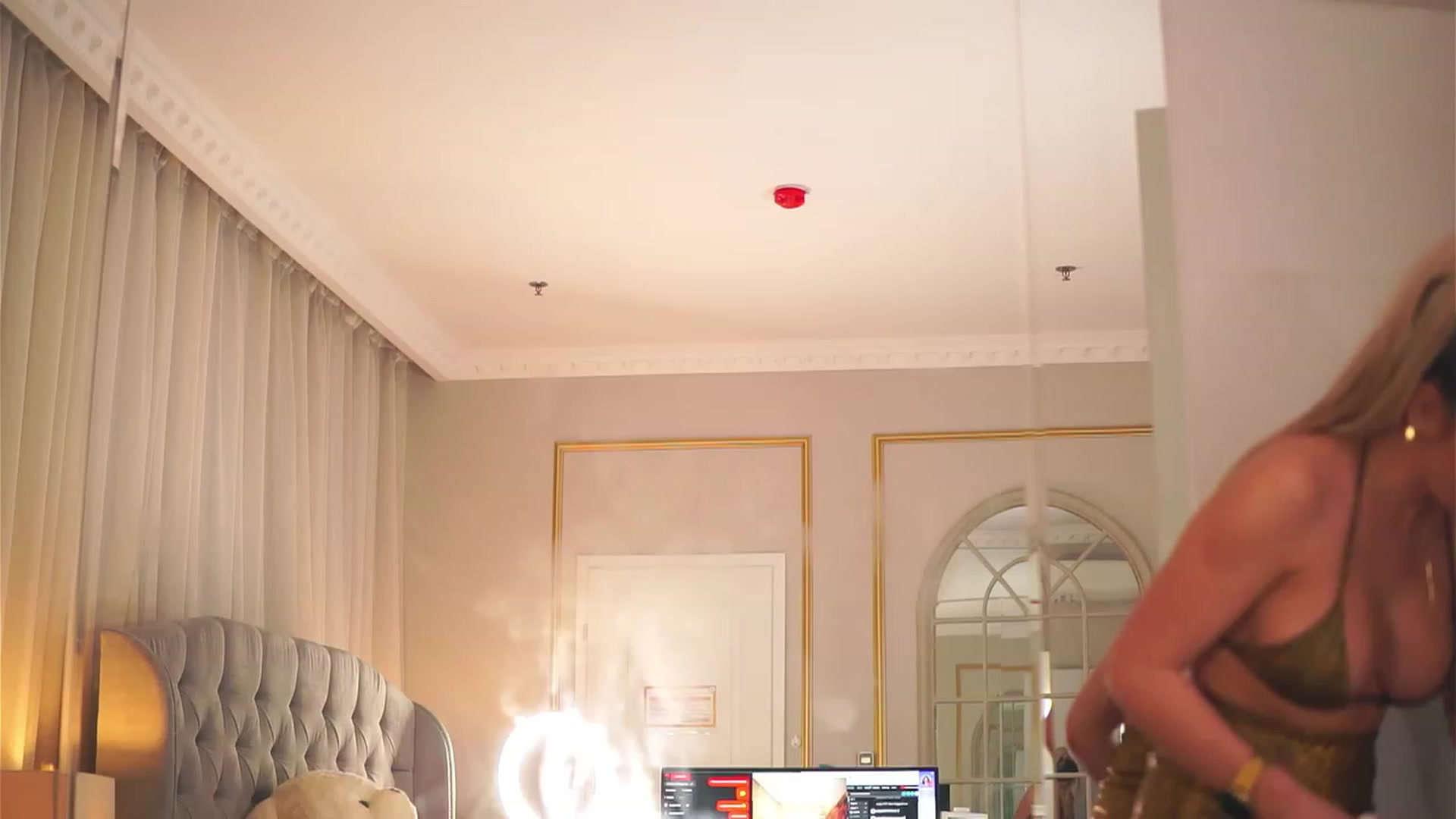 Gallery image thumbnail from RosemaryEvans's myfreecams stream on, 01/28/2023, 19:44 image 16 of 20