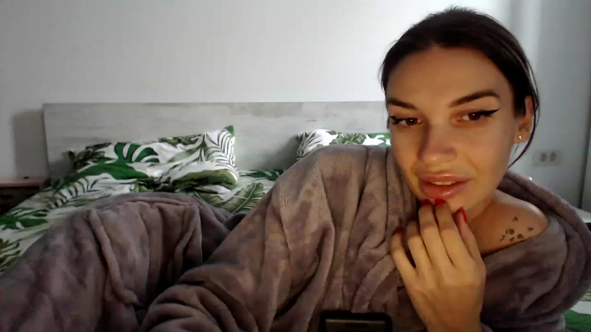 Gallery image thumbnail from RosesLovee's myfreecams stream on, 12/16/2022, 13:59 image 13 of 20