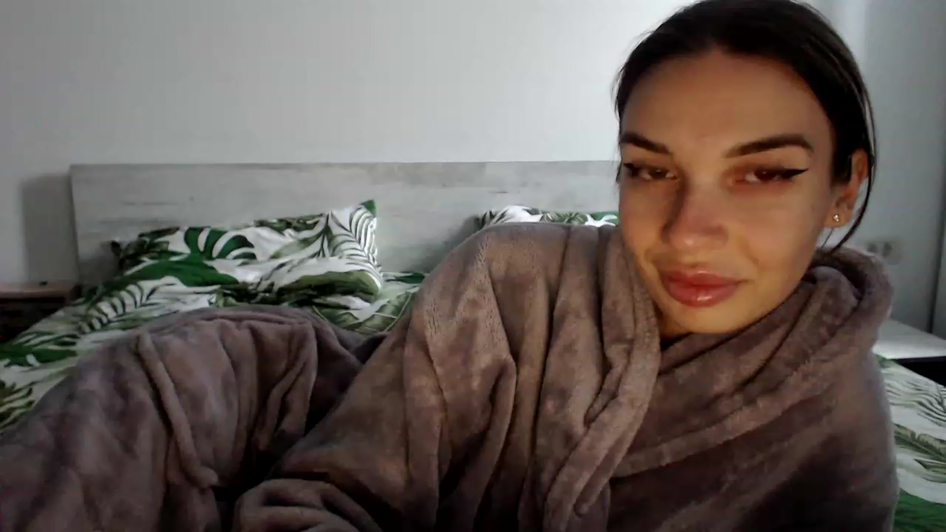 Gallery image thumbnail from RosesLovee's myfreecams stream on, 12/16/2022, 13:59 image 8 of 20