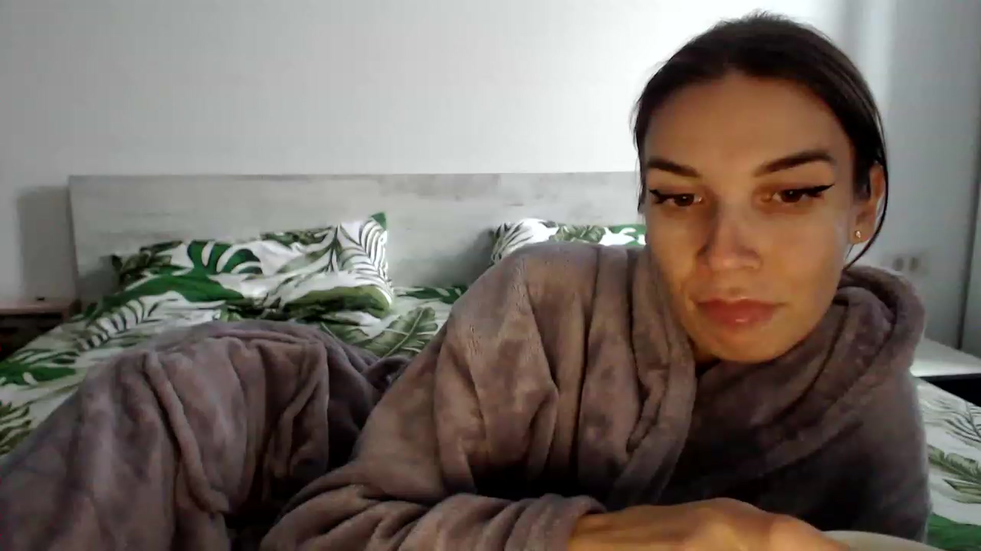 Gallery image thumbnail from RosesLovee's myfreecams stream on, 12/16/2022, 13:59 image 5 of 20
