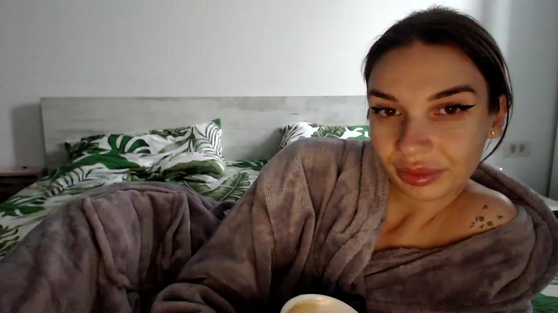Gallery image thumbnail from RosesLovee's myfreecams stream on, 12/16/2022, 13:59 image 15 of 20