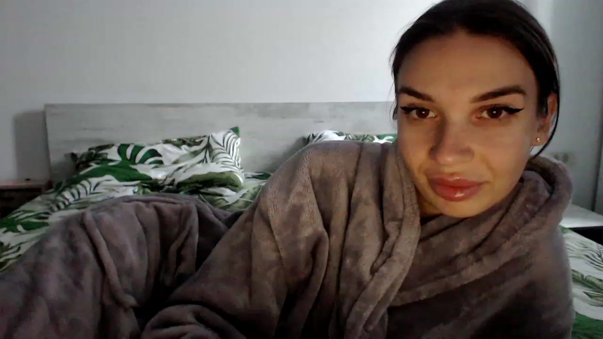 Gallery image thumbnail from RosesLovee's myfreecams stream on, 12/16/2022, 13:59 image 7 of 20