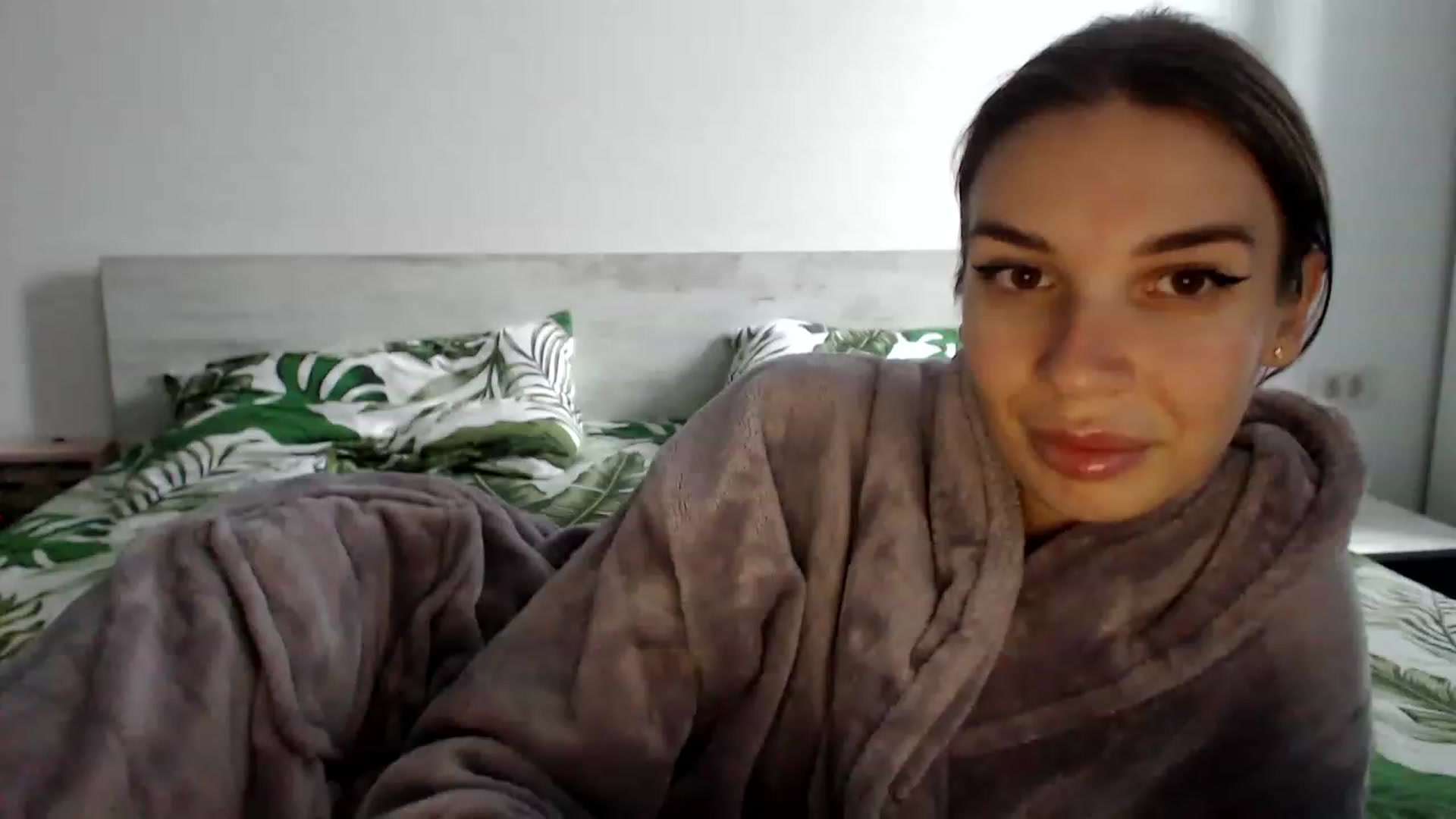 Gallery image thumbnail from RosesLovee's myfreecams stream on, 12/16/2022, 13:59 image 1 of 20