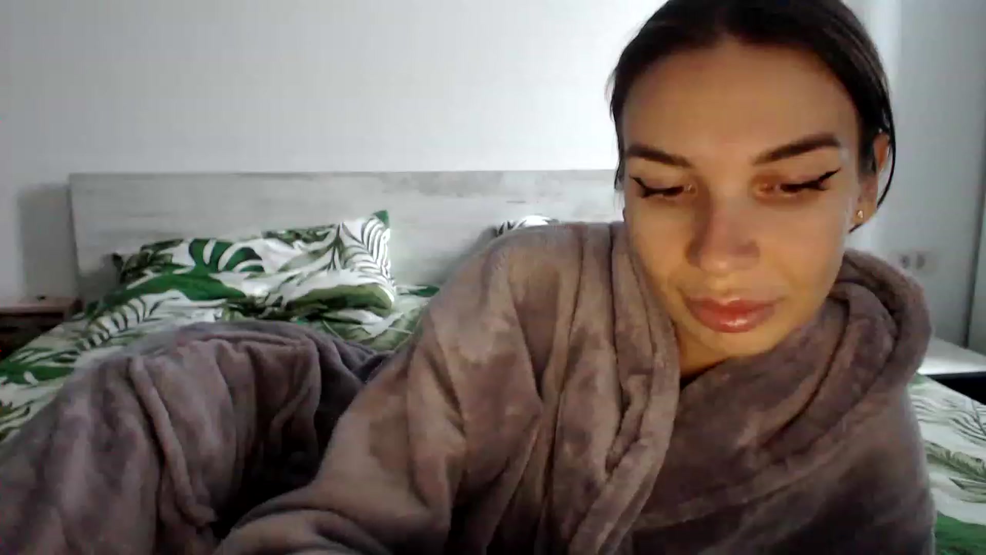 Gallery image thumbnail from RosesLovee's myfreecams stream on, 12/16/2022, 13:59 image 2 of 20
