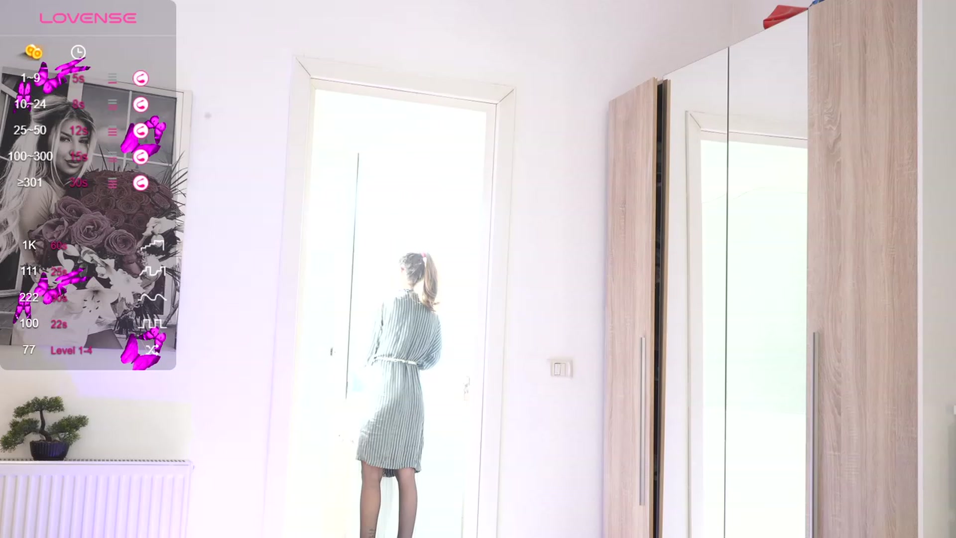 Gallery image thumbnail from Roses_are_red's myfreecams stream on, 10/15/2023, 09:14 image 9 of 20