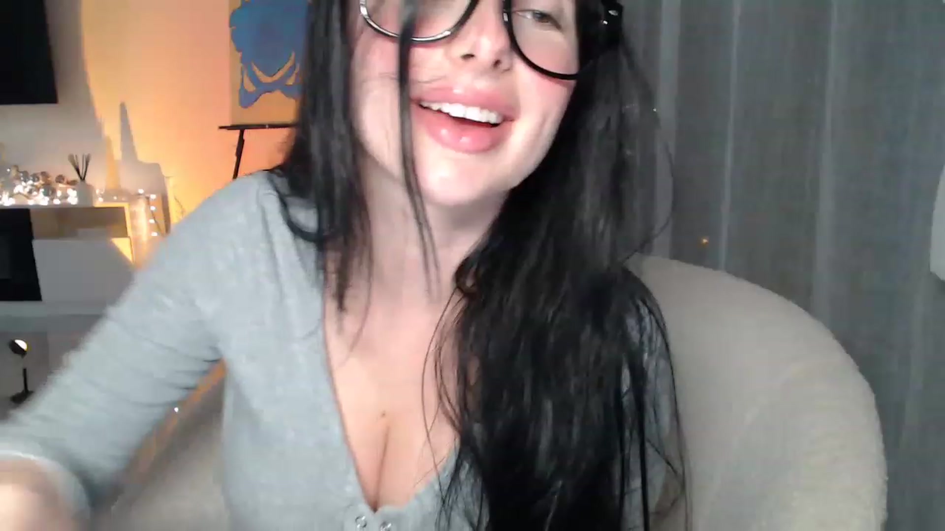 Gallery image thumbnail from Rosesforana's myfreecams stream on, 12/21/2022, 04:14 image 3 of 20