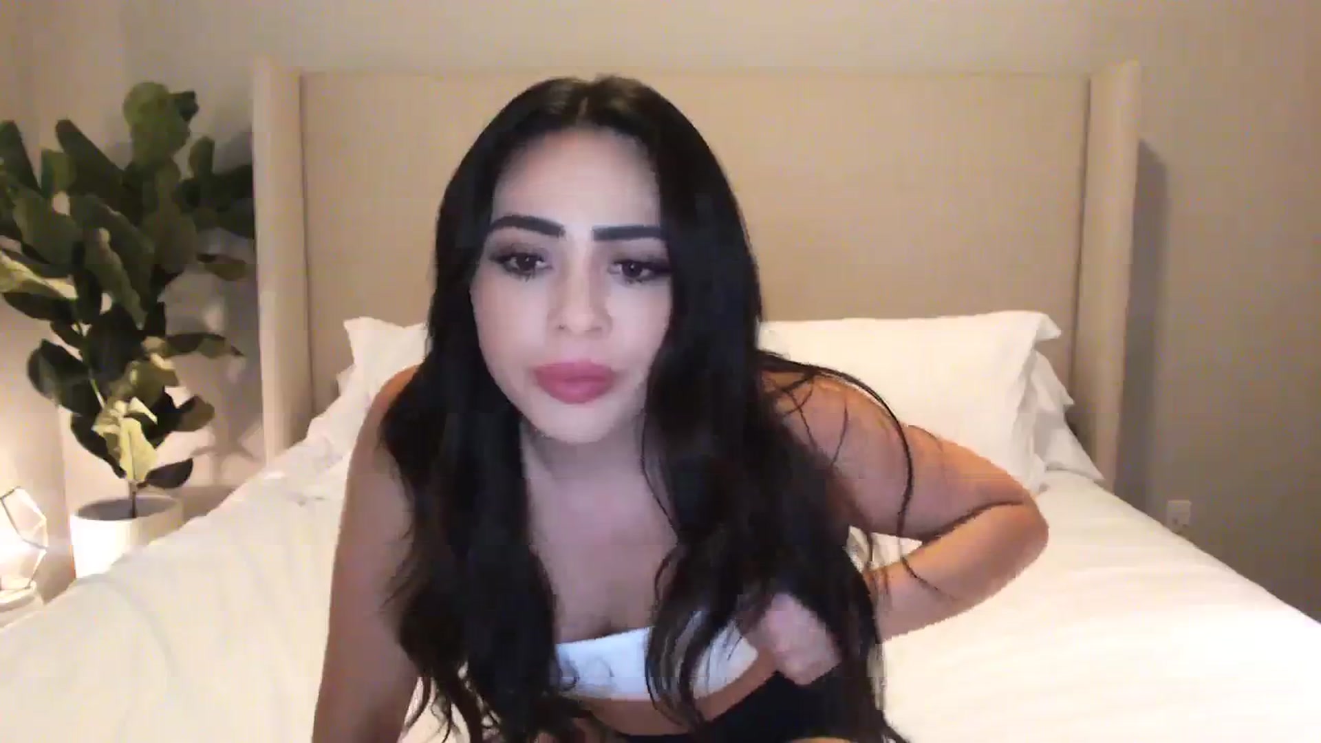 Gallery image thumbnail from Rosesxo's myfreecams stream on, 08/07/2023, 24:01 image 12 of 20