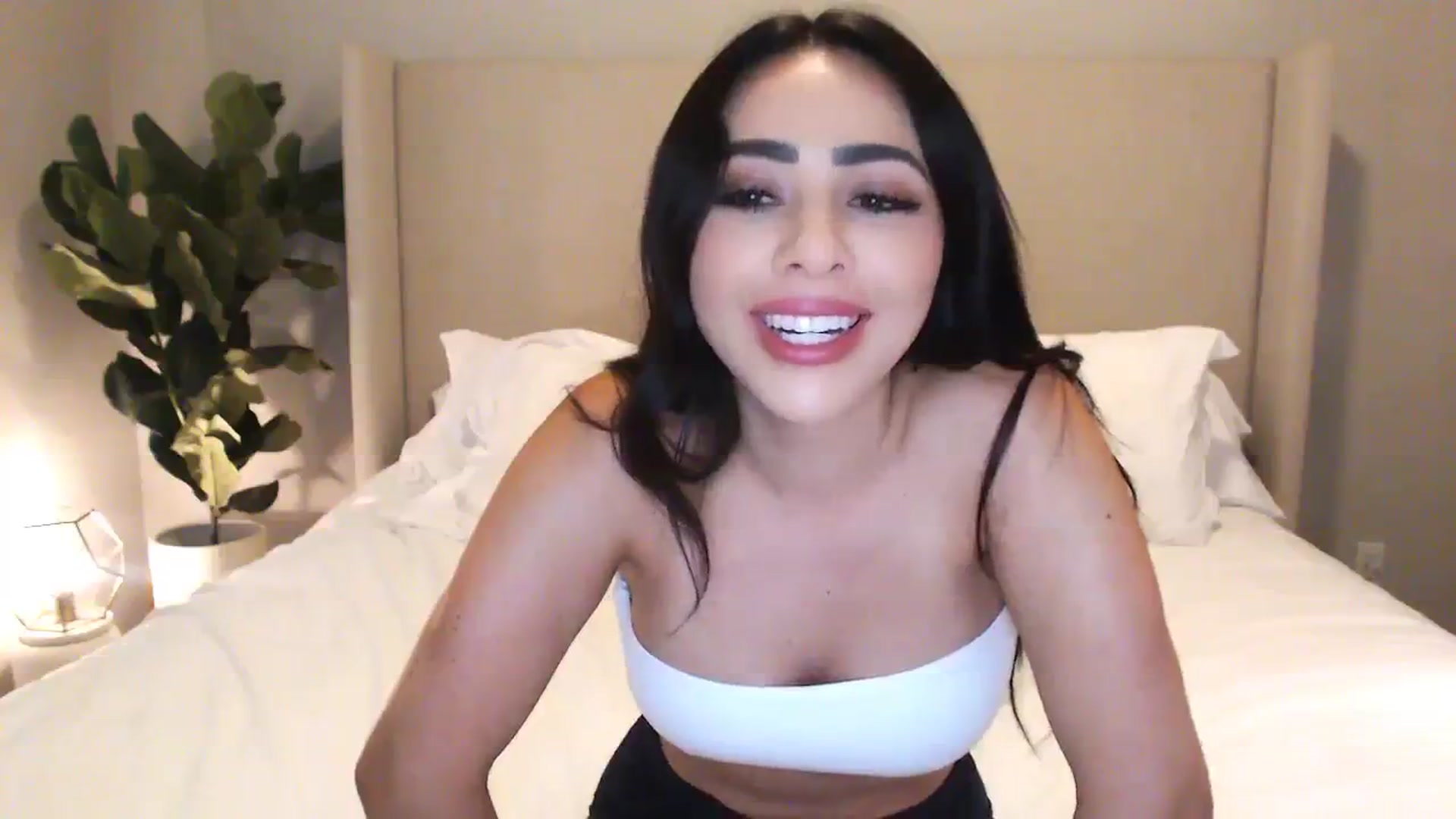 Gallery image thumbnail from Rosesxo's myfreecams stream on, 08/07/2023, 24:01 image 16 of 20