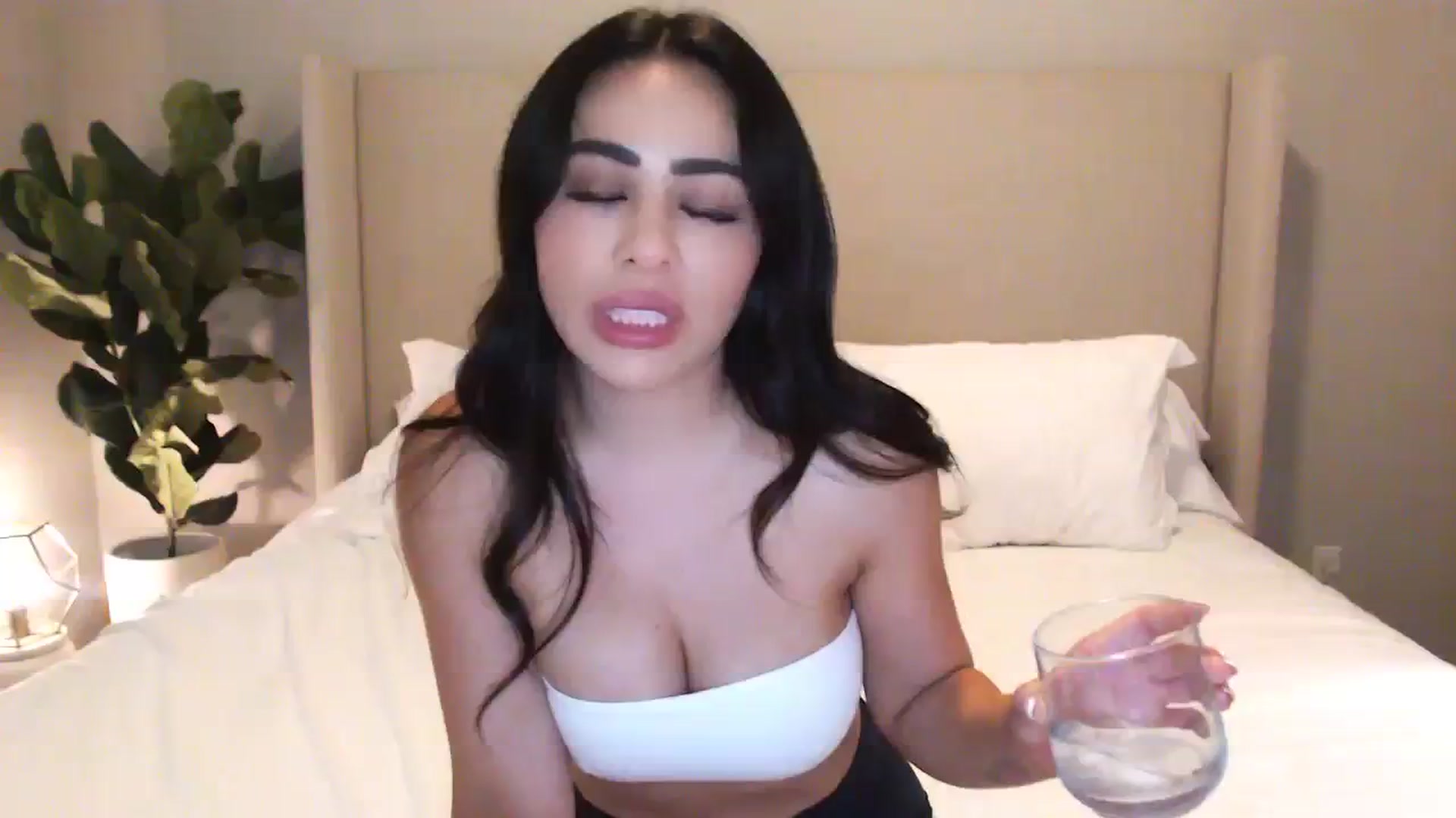 Gallery image thumbnail from Rosesxo's myfreecams stream on, 08/07/2023, 24:45 image 6 of 20