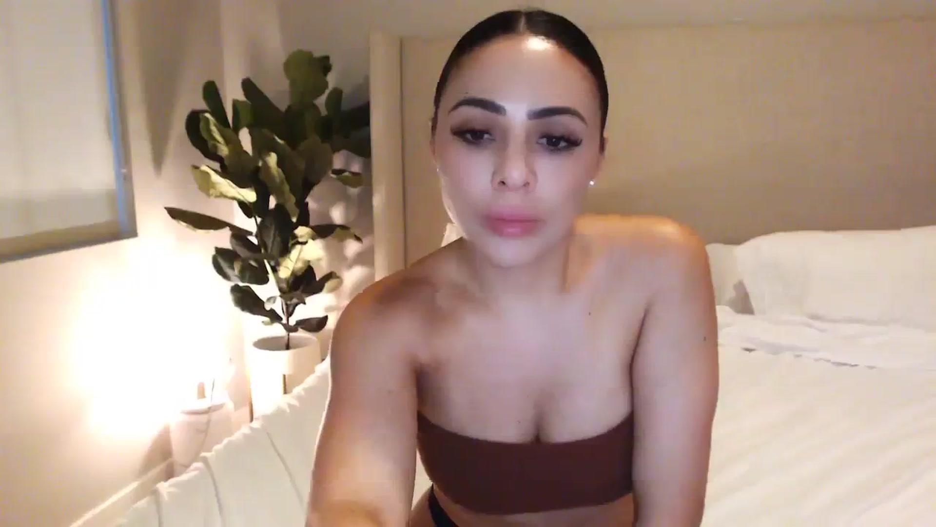 Gallery image thumbnail from Rosesxo's myfreecams stream on, 10/03/2023, 24:58 image 15 of 20