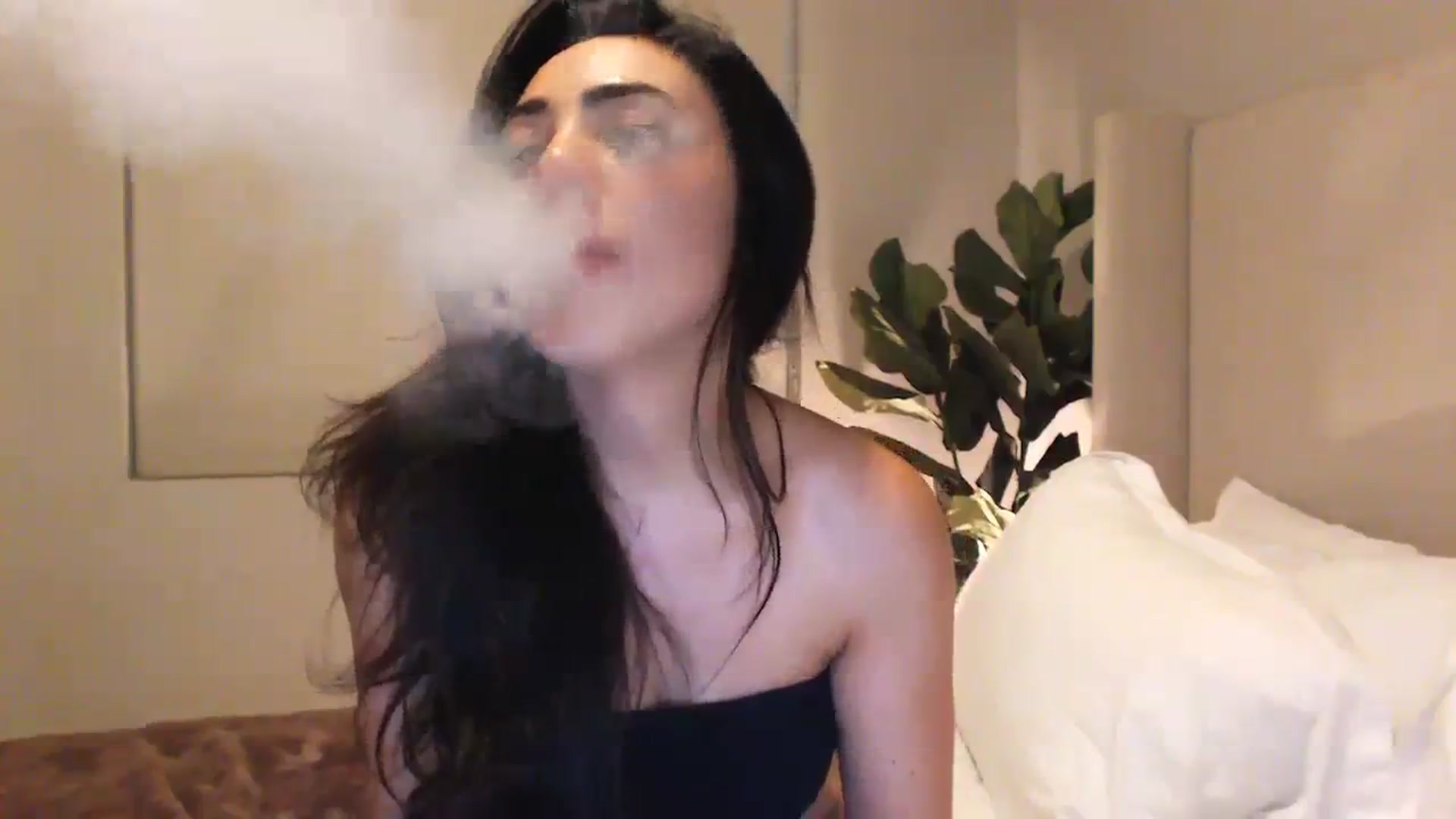 Gallery image thumbnail from Rosesxo's myfreecams stream on, 10/10/2023, 08:58 image 11 of 20