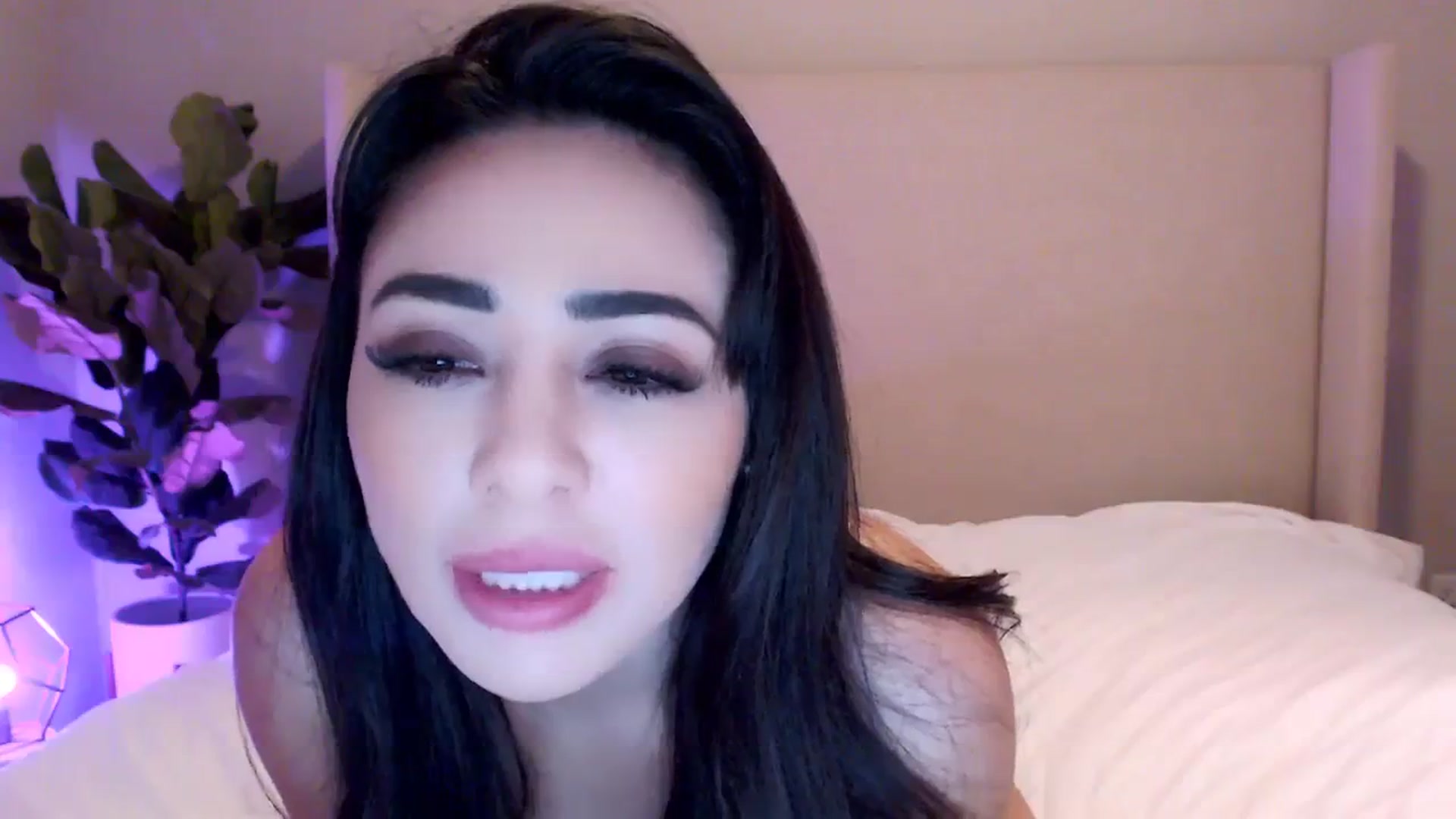 Gallery image thumbnail from Rosesxo's myfreecams stream on, 01/09/2024, 06:57 image 6 of 20