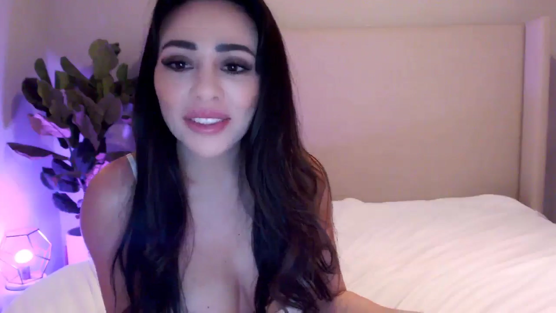 Gallery image thumbnail from Rosesxo's myfreecams stream on, 01/09/2024, 08:31 image 14 of 20