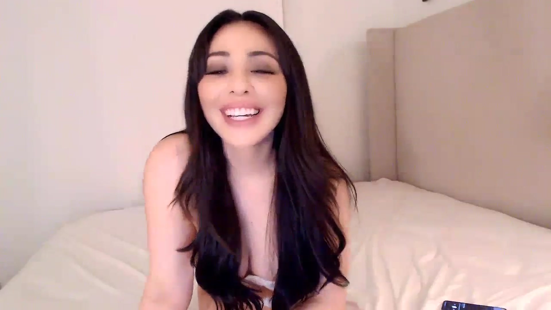 Gallery image thumbnail from Rosesxo's myfreecams stream on, 04/11/2024, 08:51 image 10 of 20