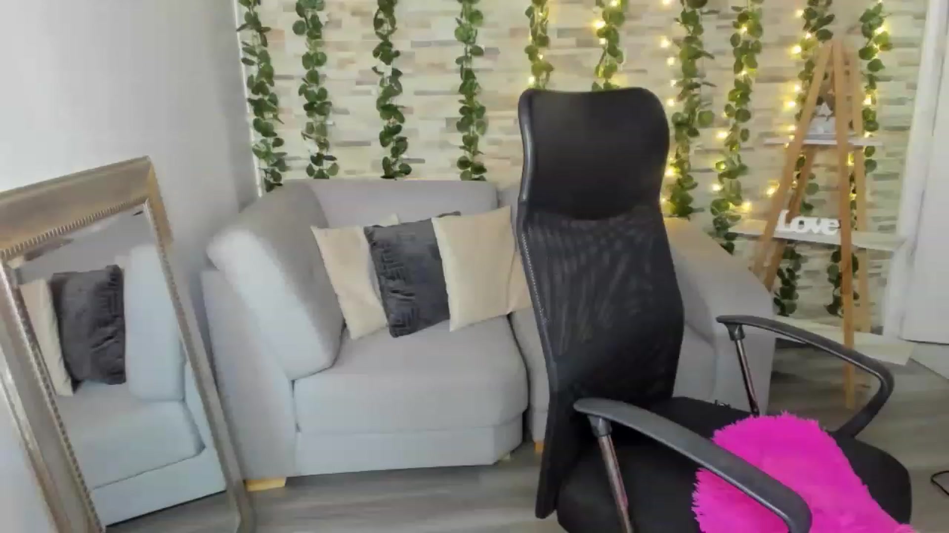 Gallery image thumbnail from Rosetaylor's myfreecams stream on, 05/30/2023, 21:07 image 9 of 20