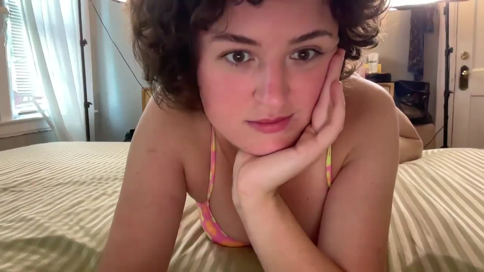 Gallery image thumbnail from RosieCass's myfreecams stream on, 08/30/2023, 22:29 image 17 of 20
