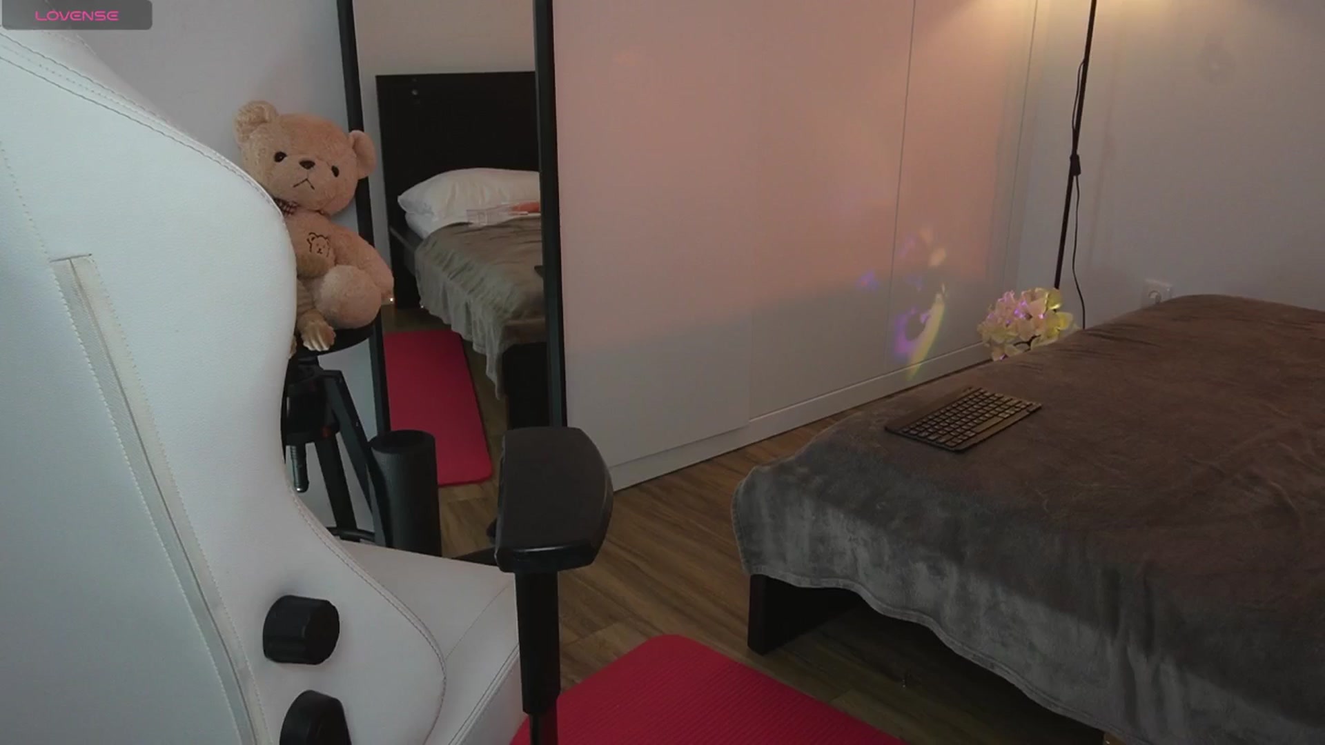 Gallery image thumbnail from RosieNess's myfreecams stream on, 08/23/2025, 10:23 image 1 of 20