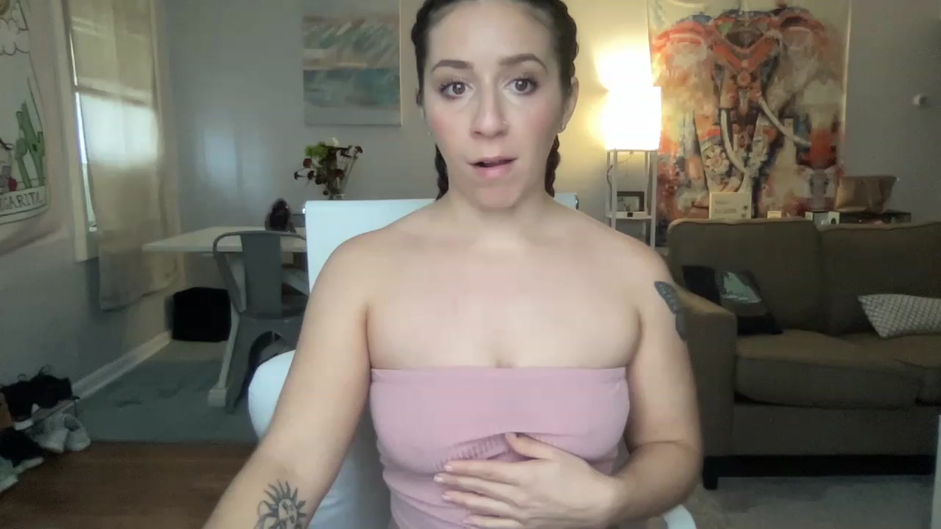 Gallery image thumbnail from RosiePedal's myfreecams stream on, 12/16/2022, 15:35 image 14 of 20