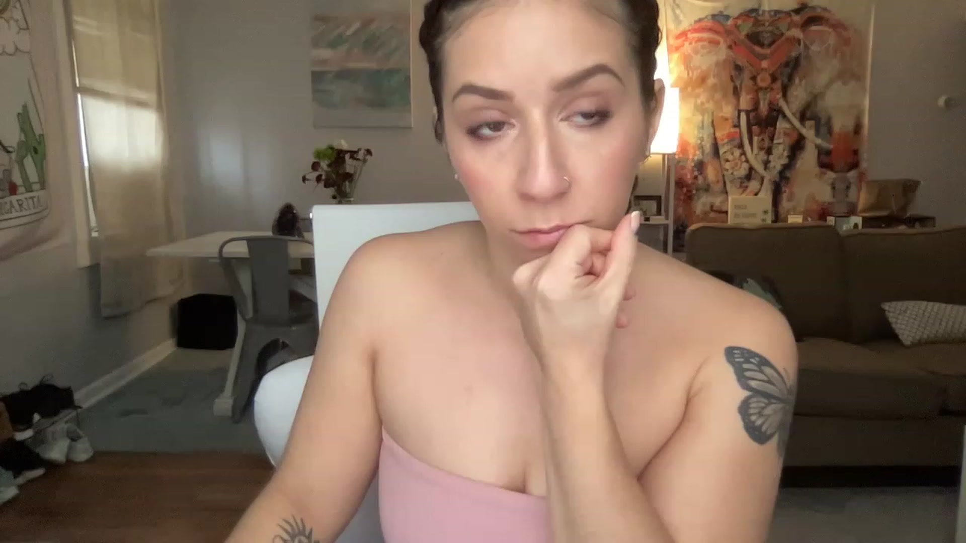 Gallery image thumbnail from RosiePedal's myfreecams stream on, 12/16/2022, 15:35 image 15 of 20