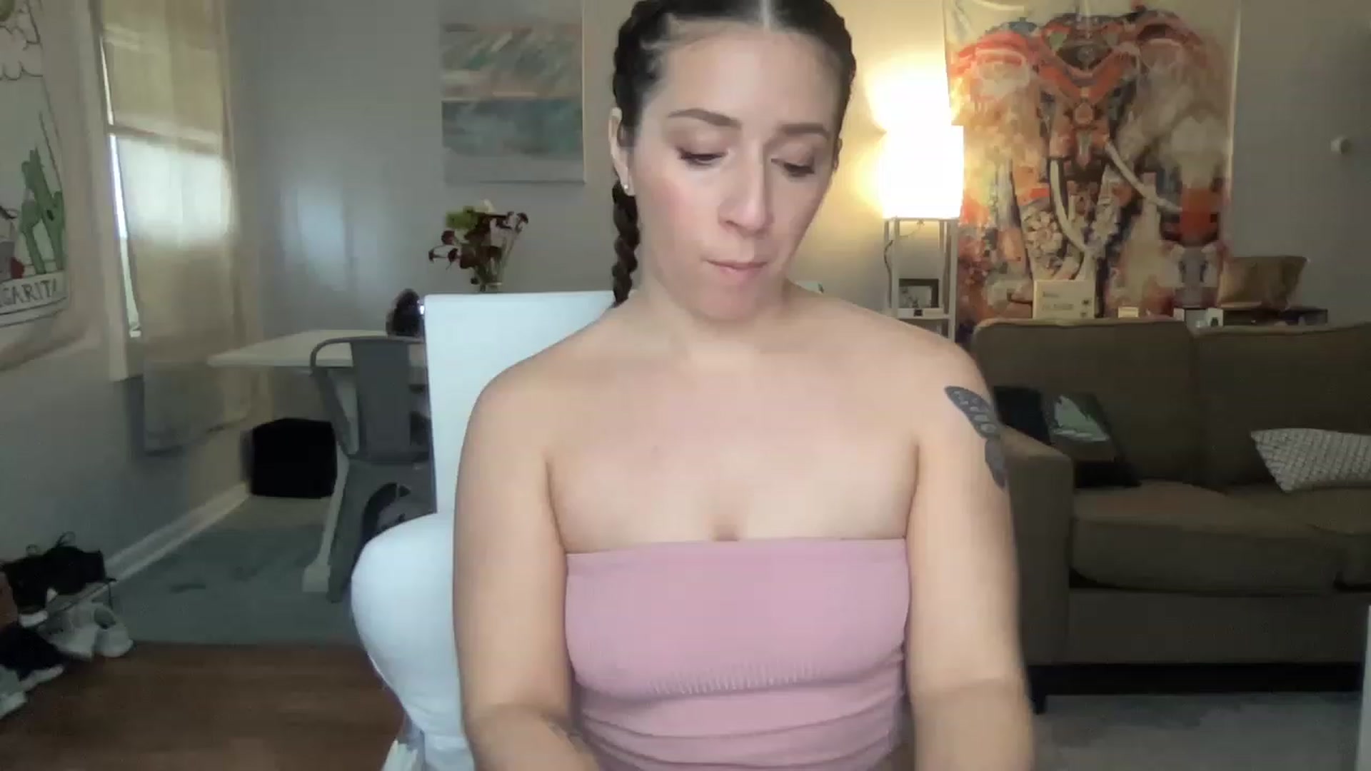 Gallery image thumbnail from RosiePedal's myfreecams stream on, 12/16/2022, 15:35 image 20 of 20