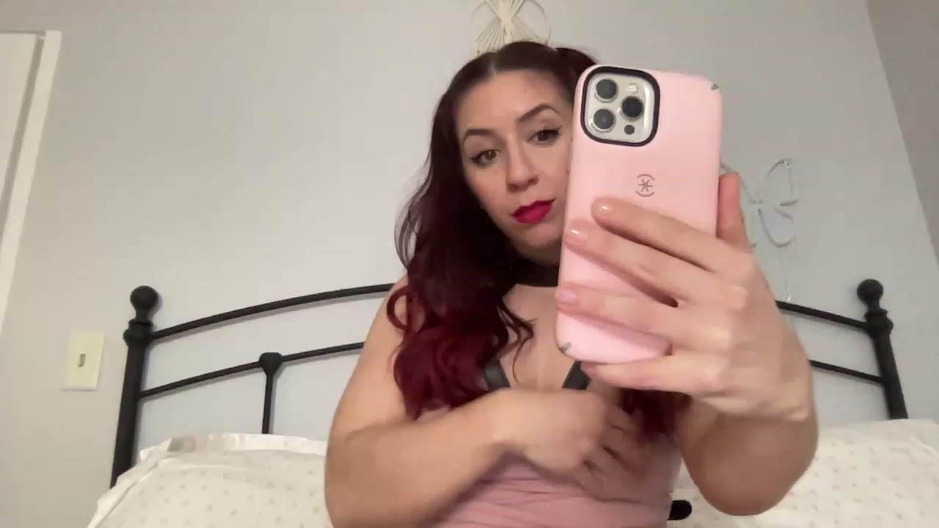 Gallery image thumbnail from RosiePedal's myfreecams stream on, 02/02/2023, 16:18 image 13 of 20