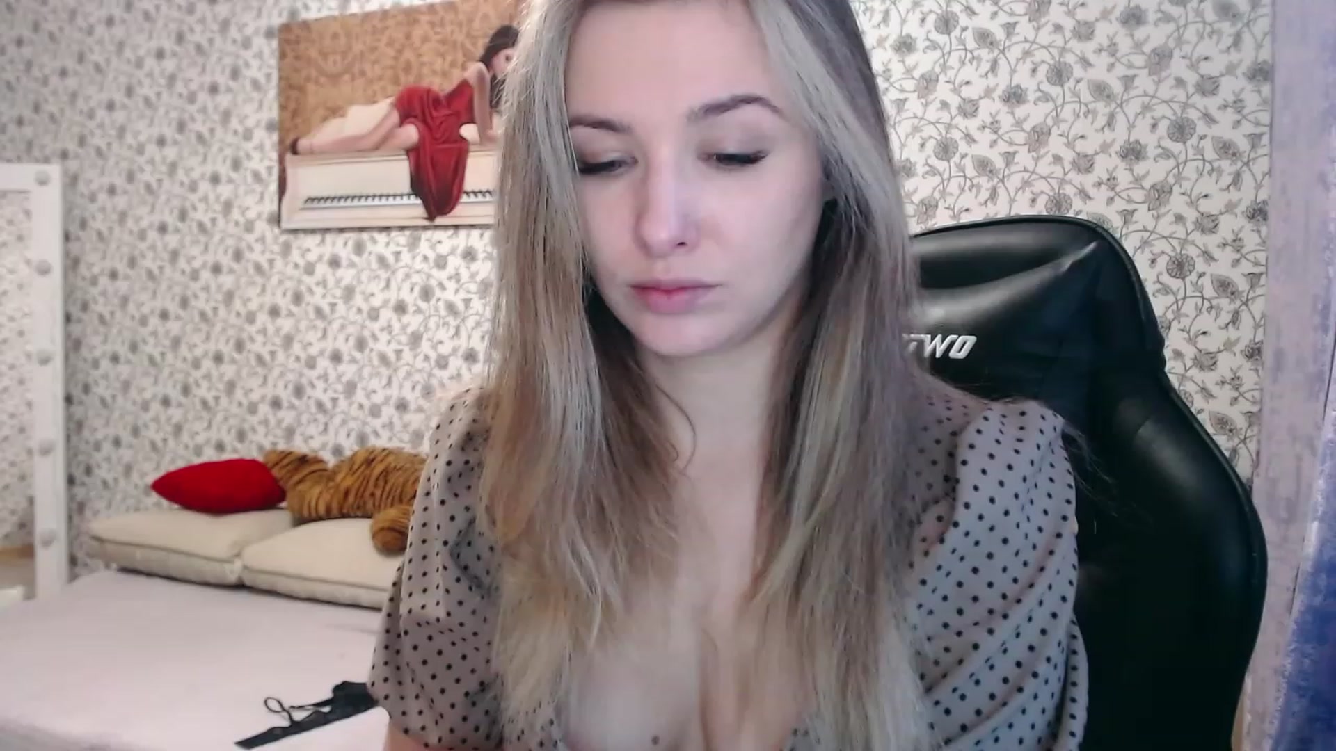Gallery image thumbnail from RosieRosa's myfreecams stream on, 11/15/2022, 07:35 image 16 of 20