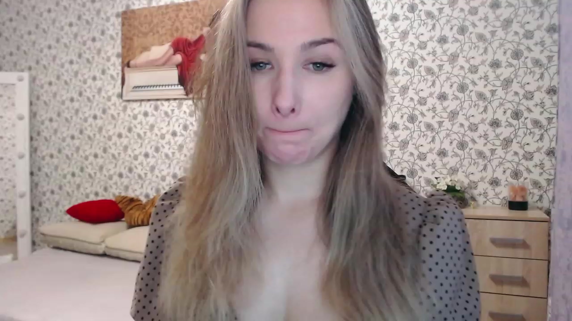 Gallery image thumbnail from RosieRosa's myfreecams stream on, 11/15/2022, 07:35 image 1 of 20