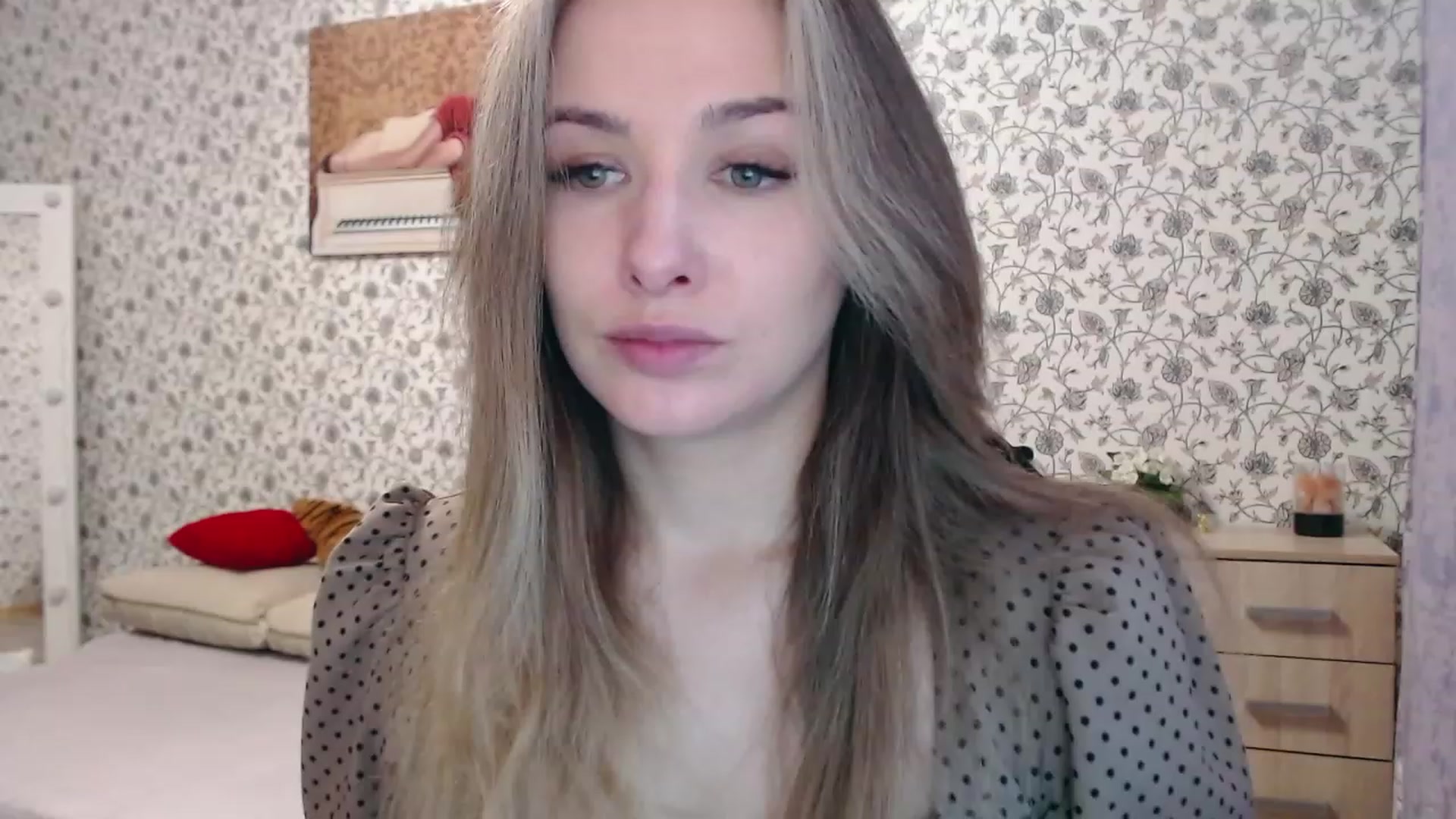 Gallery image thumbnail from RosieRosa's myfreecams stream on, 11/15/2022, 07:35 image 3 of 20
