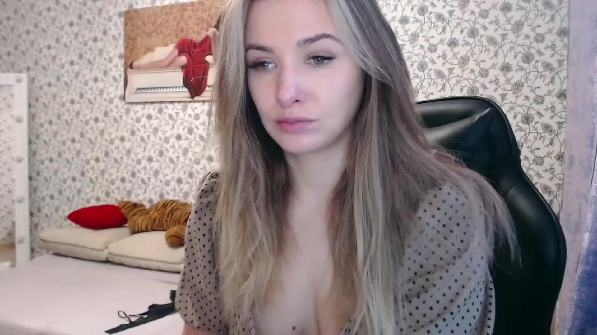 Gallery image thumbnail from RosieRosa's myfreecams stream on, 11/15/2022, 07:35 image 13 of 20