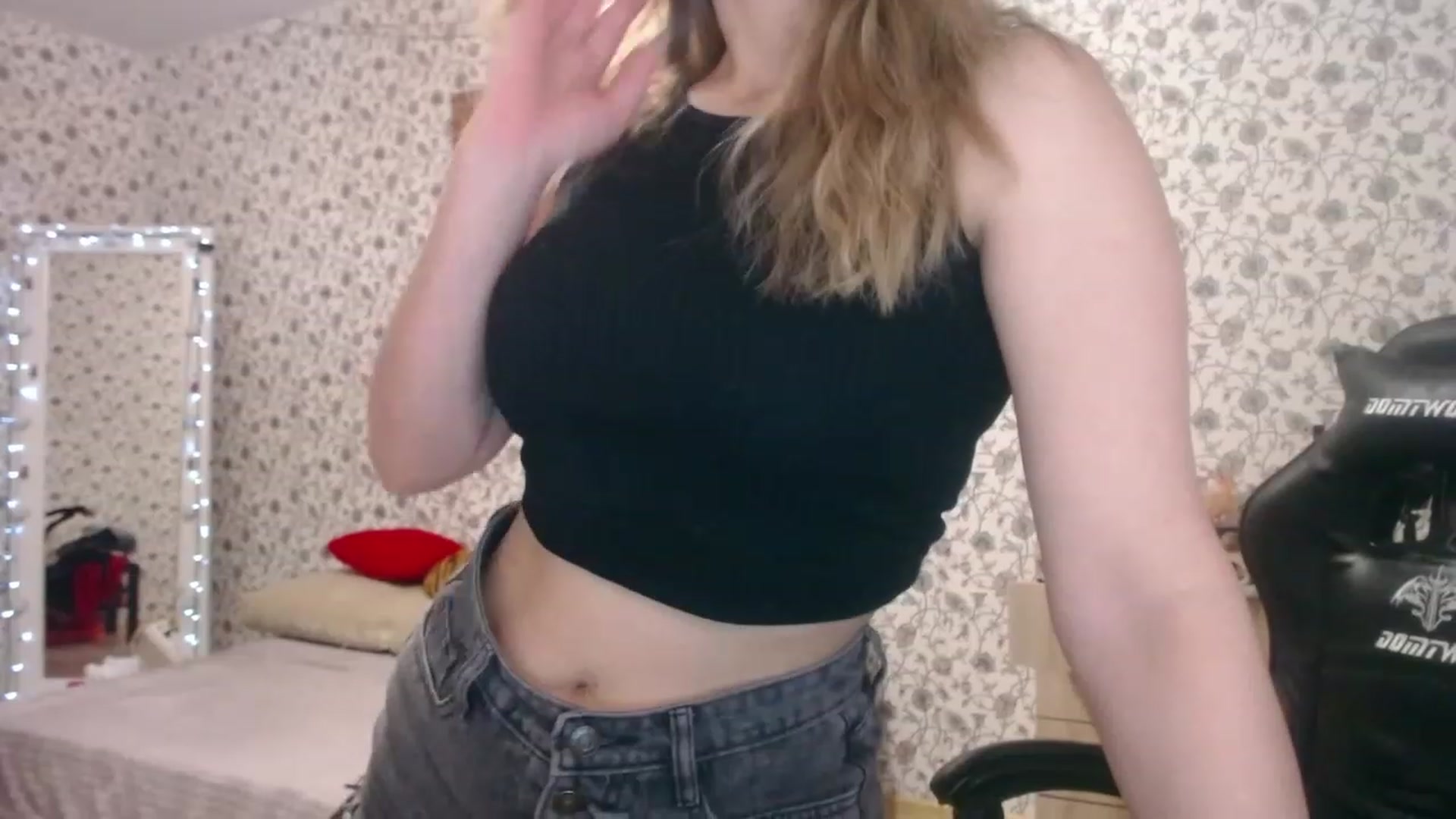 Gallery image thumbnail from RosieRosa's myfreecams stream on, 11/28/2022, 05:37 image 8 of 20