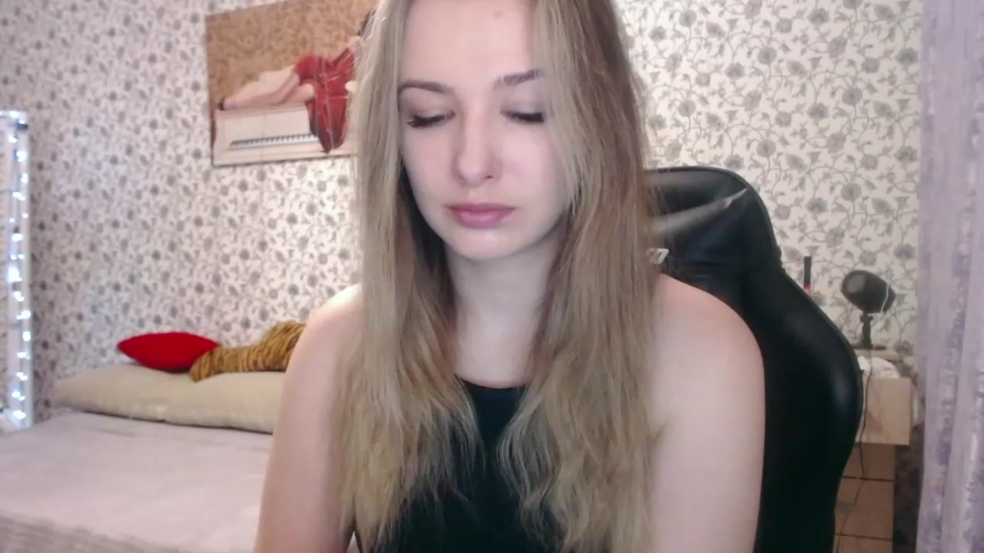 Gallery image thumbnail from RosieRosa's myfreecams stream on, 11/28/2022, 05:37 image 6 of 20