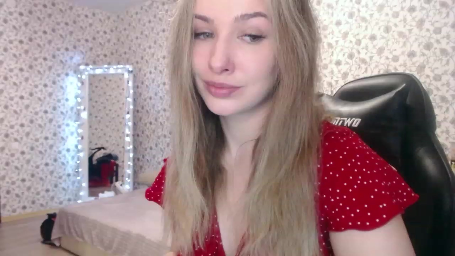 Gallery image thumbnail from RosieRosa's myfreecams stream on, 11/28/2022, 05:37 image 19 of 20