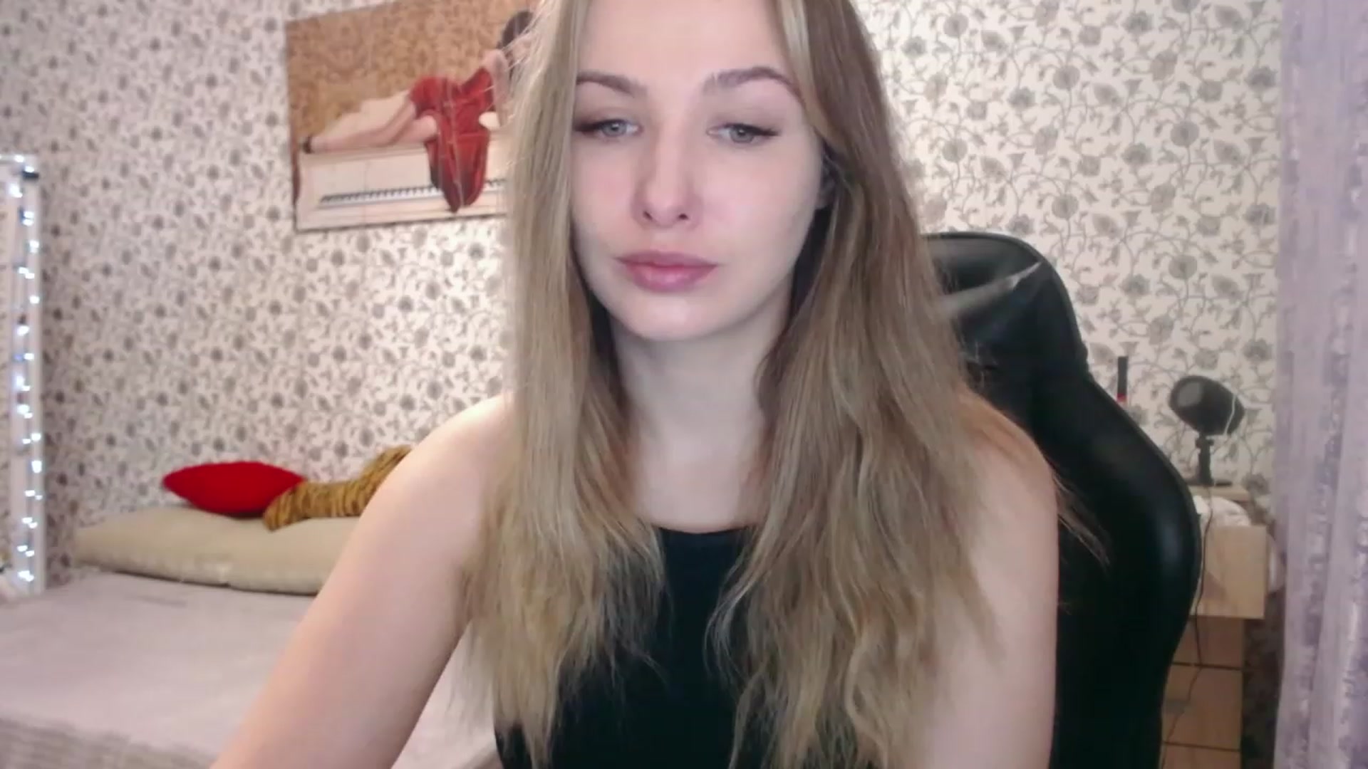 Gallery image thumbnail from RosieRosa's myfreecams stream on, 11/28/2022, 05:37 image 7 of 20
