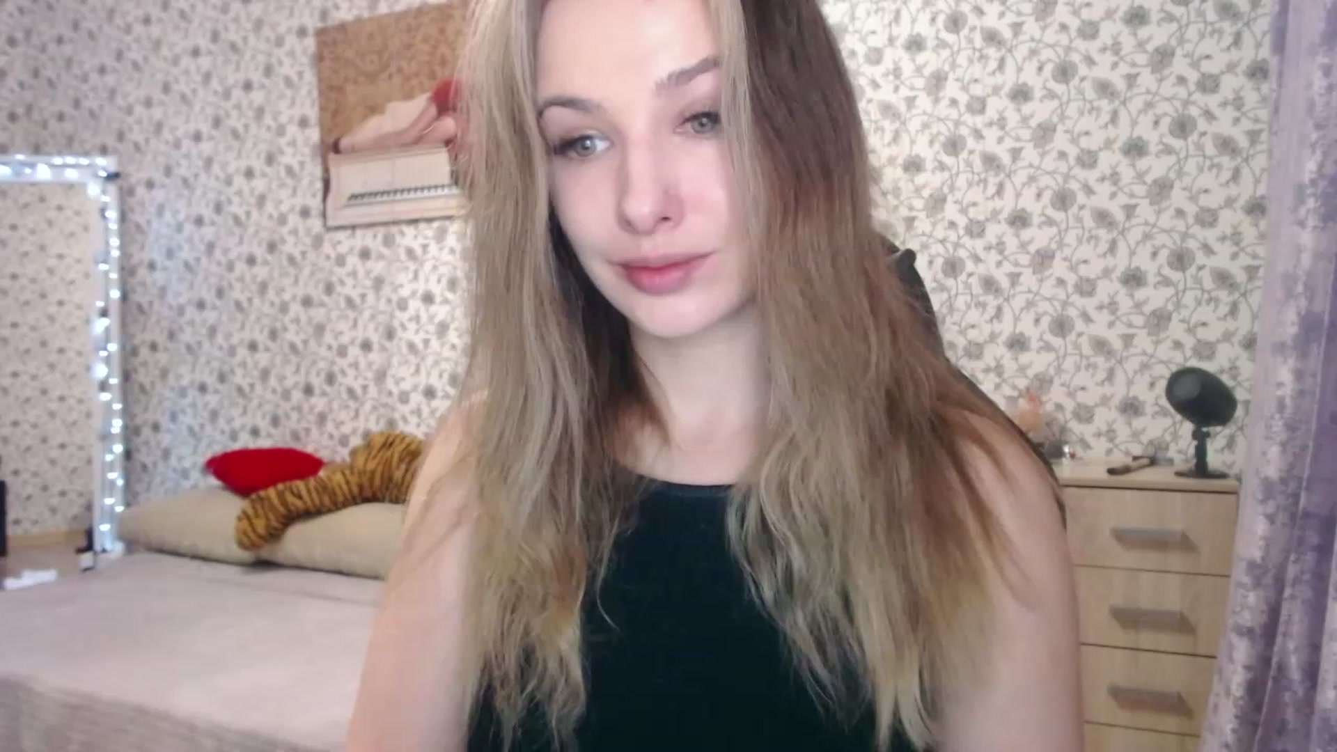 Gallery image thumbnail from RosieRosa's myfreecams stream on, 11/29/2022, 05:16 image 14 of 20