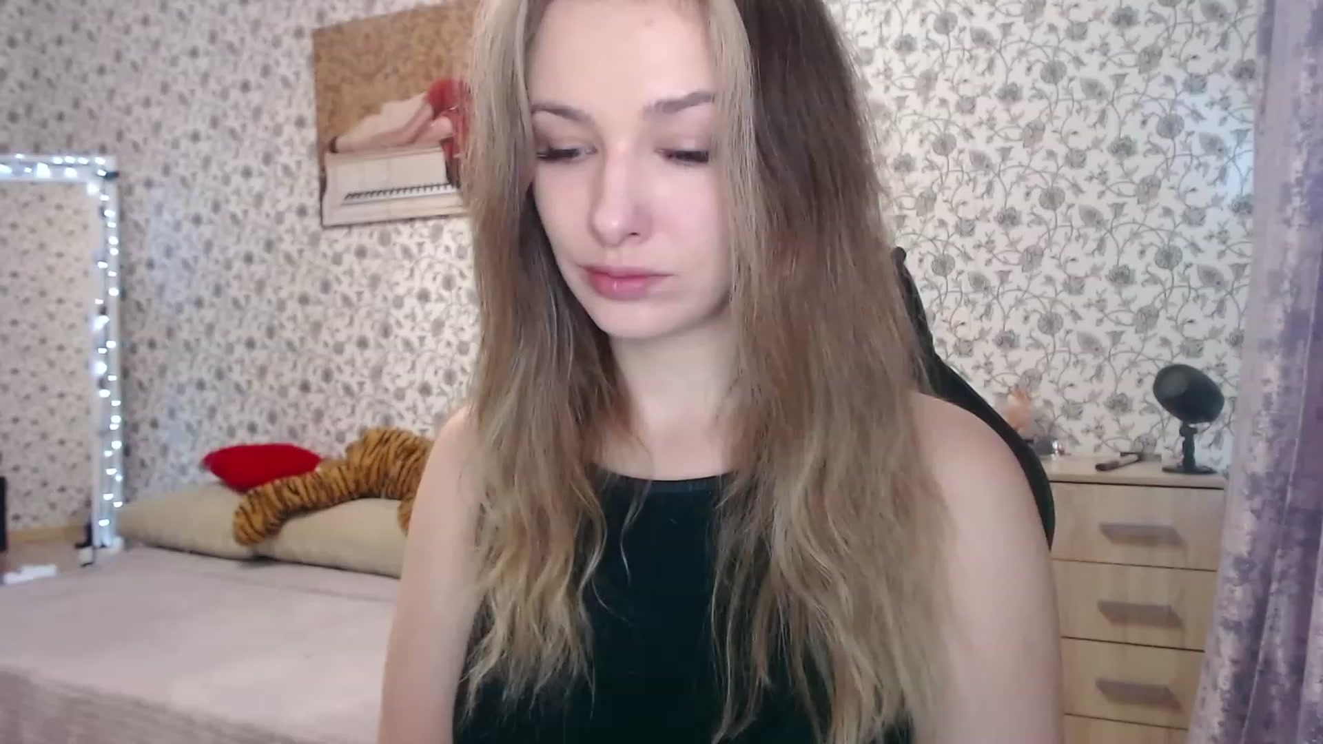 Gallery image thumbnail from RosieRosa's myfreecams stream on, 11/29/2022, 05:16 image 17 of 20