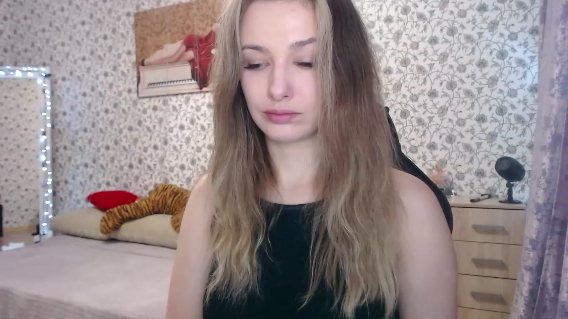 Gallery image thumbnail from RosieRosa's myfreecams stream on, 11/29/2022, 05:16 image 16 of 20