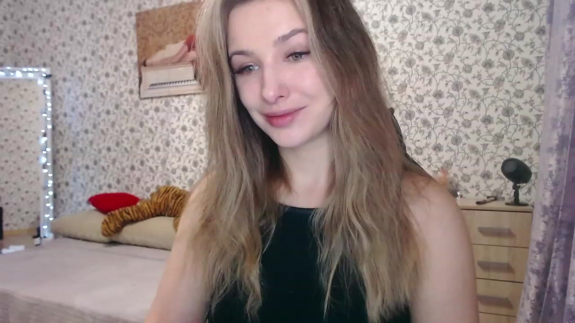 Gallery image thumbnail from RosieRosa's myfreecams stream on, 11/29/2022, 05:16 image 13 of 20
