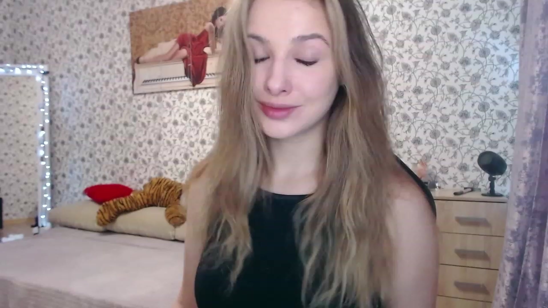 Gallery image thumbnail from RosieRosa's myfreecams stream on, 11/29/2022, 05:16 image 9 of 20