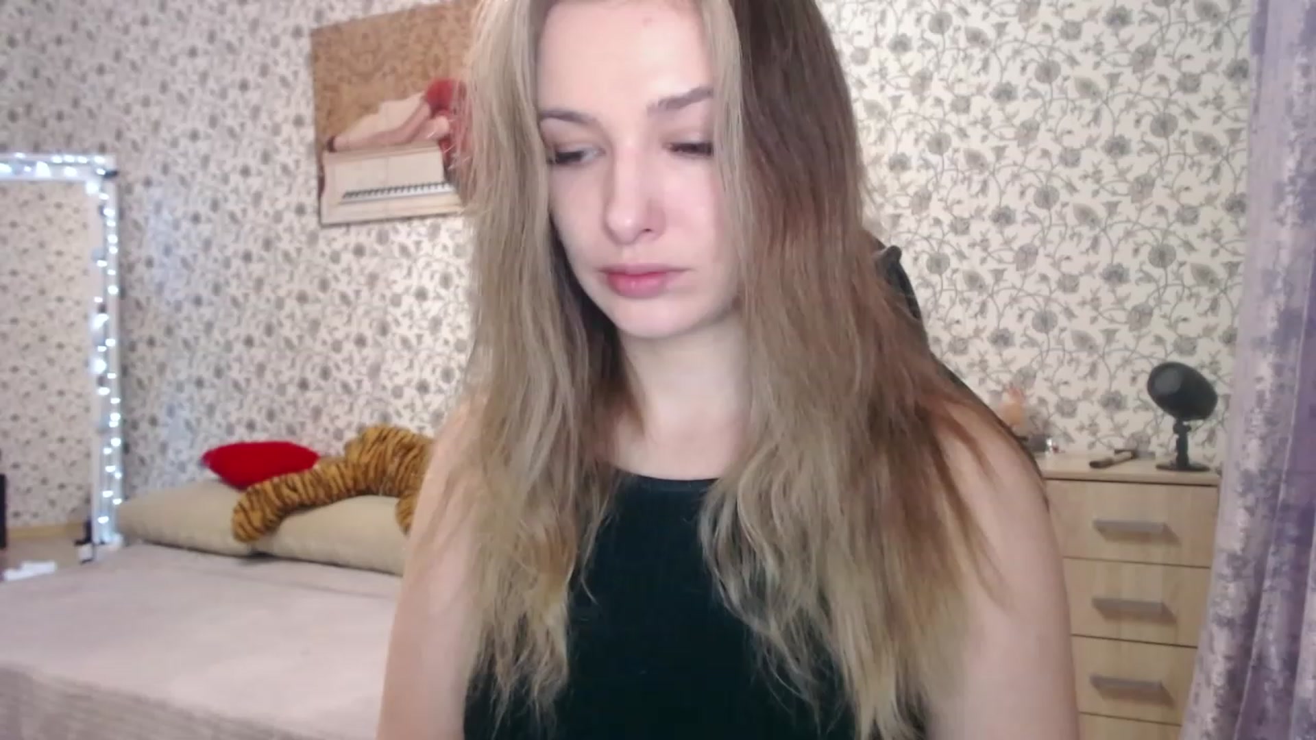 Gallery image thumbnail from RosieRosa's myfreecams stream on, 11/29/2022, 05:16 image 15 of 20