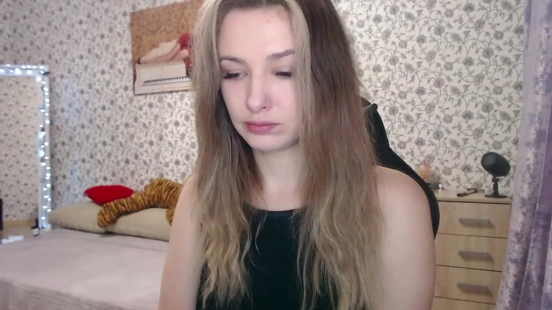 Gallery image thumbnail from RosieRosa's myfreecams stream on, 11/29/2022, 05:16 image 18 of 20